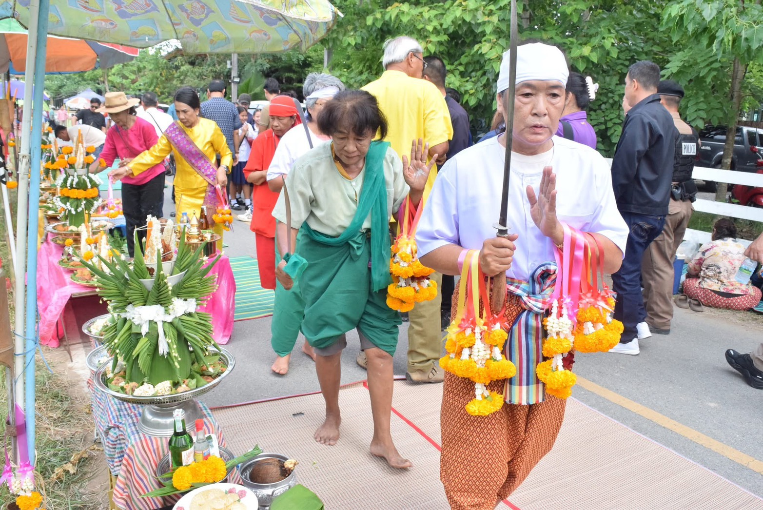 เทศบาลตำบลหางน้ำสาครจัดพิธีเปิดโครงการประเพณีไหว้บรรพบุรุษ (ไหว้ผีโรง) สืบสานมรดกภูมิปัญญาท้องถิ่น ประจำปีงบประมาณ 2569